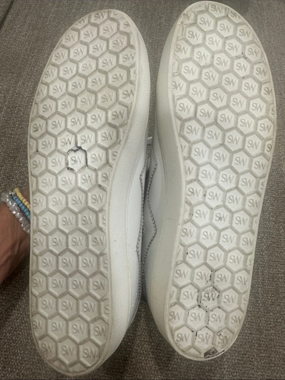 Stuart Weitzman Women’s White Leather Sneakers Size 8M with Dust Bag